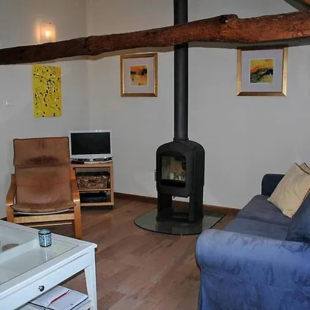 Beautiful 3-Bed House With Swimming Pool Prázdninový dům