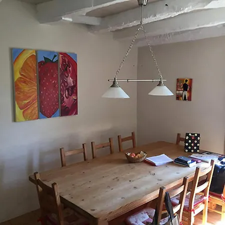 Prázdninový dům Beautiful 3-Bed House With Swimming Pool