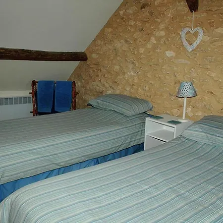 Beautiful 3-Bed House With Swimming Pool Prázdninový dům