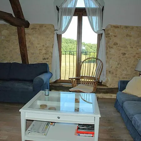 Beautiful 3-Bed House With Swimming Pool Prázdninový dům