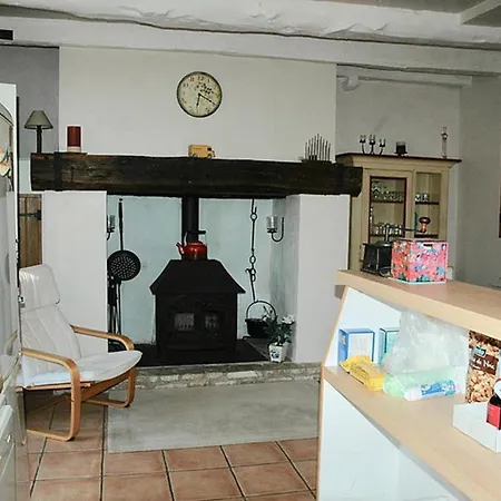 Prázdninový dům Beautiful 3-Bed House With Swimming Pool Alles-Sur-Dordogne