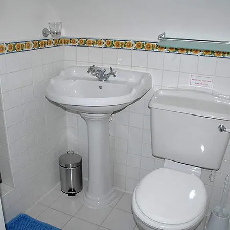 Beautiful 3-Bed House With Swimming Pool Prázdninový dům